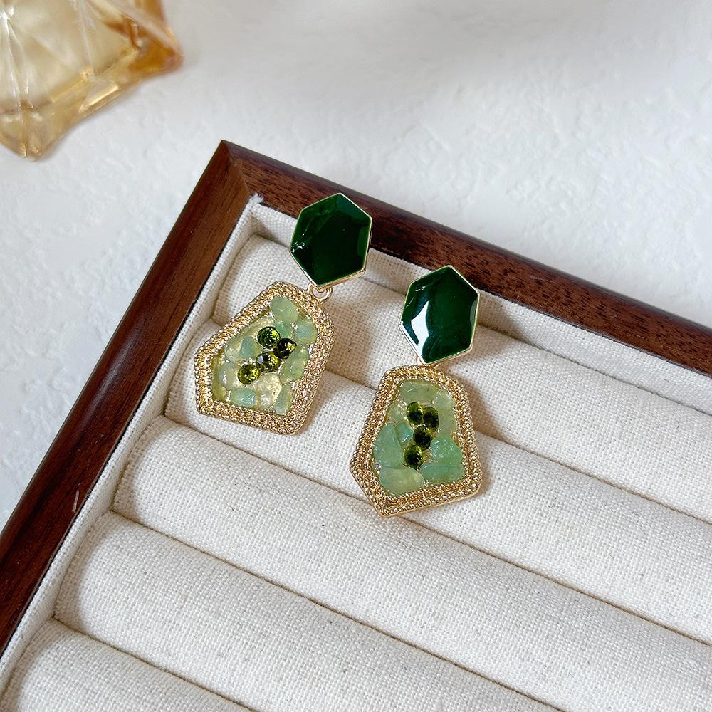 Avocado Flesh Green Earrings Fashionable French Court Style Stud Earrings Femininity High Sense Exaggerated Atmosphere Earrings