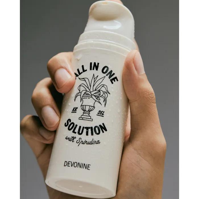 Vegan All-in-One Solution with Spirulina Extract