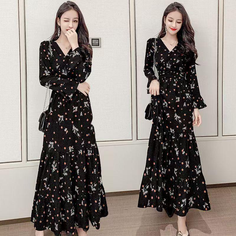 Korean version of floral V-neck dress women's French autumn new long-sleeved thin Platycodon medium and long A-shaped long dress