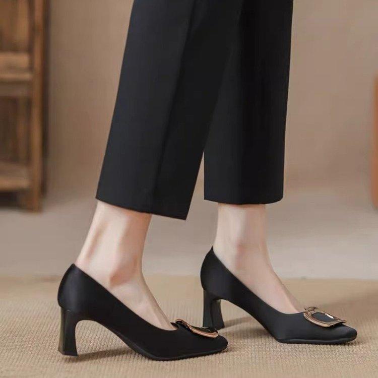 French temperament elegant high heels women's 2025 new autumn black professional square head fashion thick heel single shoes