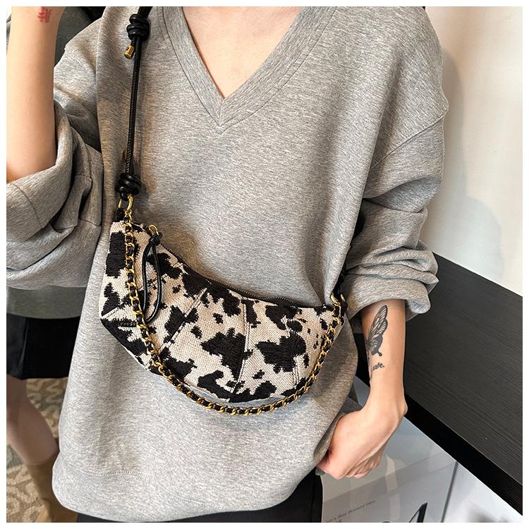 Cow Pattern Bag Women's Large-capacity New Autumn and Winter Niche Casual One-shoulder Crossbody Commuter Dumpling Bag