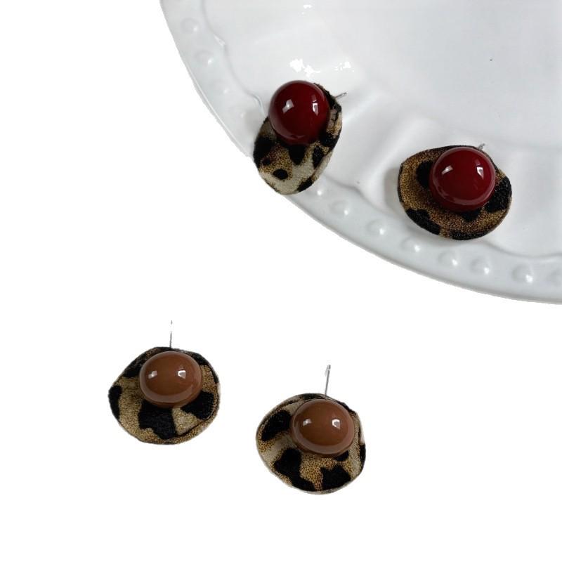 Retro Leopard Print Stud Earrings - Trendy, Fashionable, Niche Design for Women