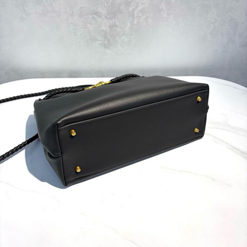 2026 Neue Leder-Damenhandtasche grenzüberschreitender Bestseller schlicht gewebt Klappe Schleife goldene Schnalle Schulter Crossbody tragbare Tragetasche