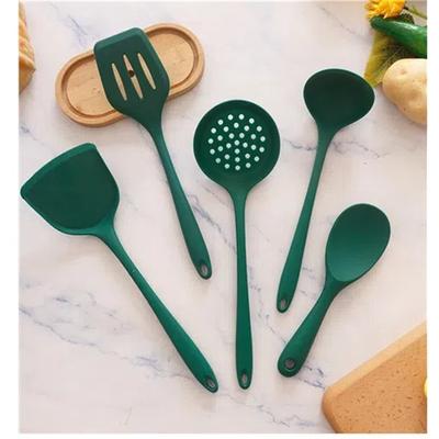 Nádobí – Súpravy kuchynských potrieb