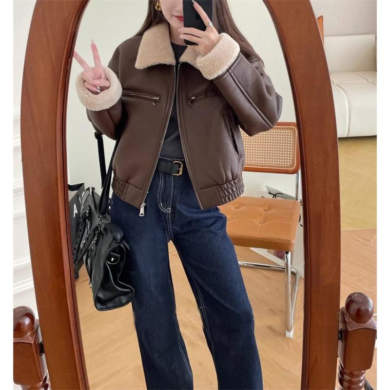 Einteiliger Mantel aus reiner Wolle mit genarbtem Lammfell-Verbundpelz, Mantel für Damen mit Pelzkragen