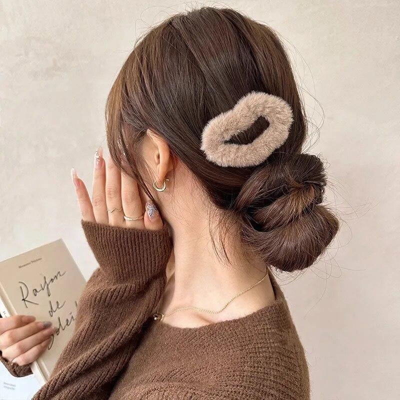 Neue Vintage Wolke Plüsch Haar Clips Elegante Einfarbig Haarnadel Barrettes Haar Klemme Clip Mode Frauen Haar Zubehör Kopfbedeckungen