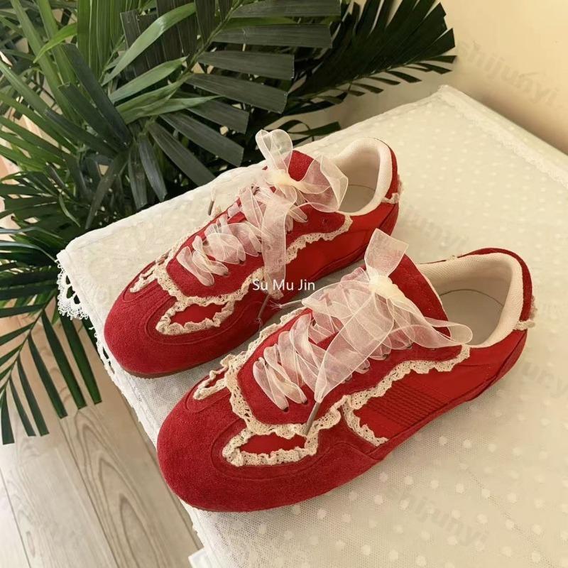 

Осенние женские балетки 2025 Новая мода Винтажная повседневная обувь Модная нескользящая Ретро кружево Дышащая уличная обувь для отдыха 39