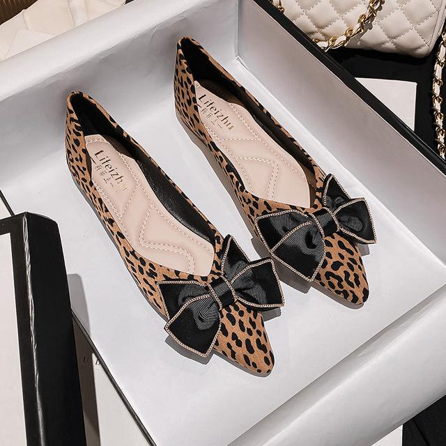 

Женские туфли на плоской подошве с острым носком, модные повседневные топсайдеры большого размера с леопардовым принтом, красивые лоферы без шнуровки с бантом 43 темные хаки