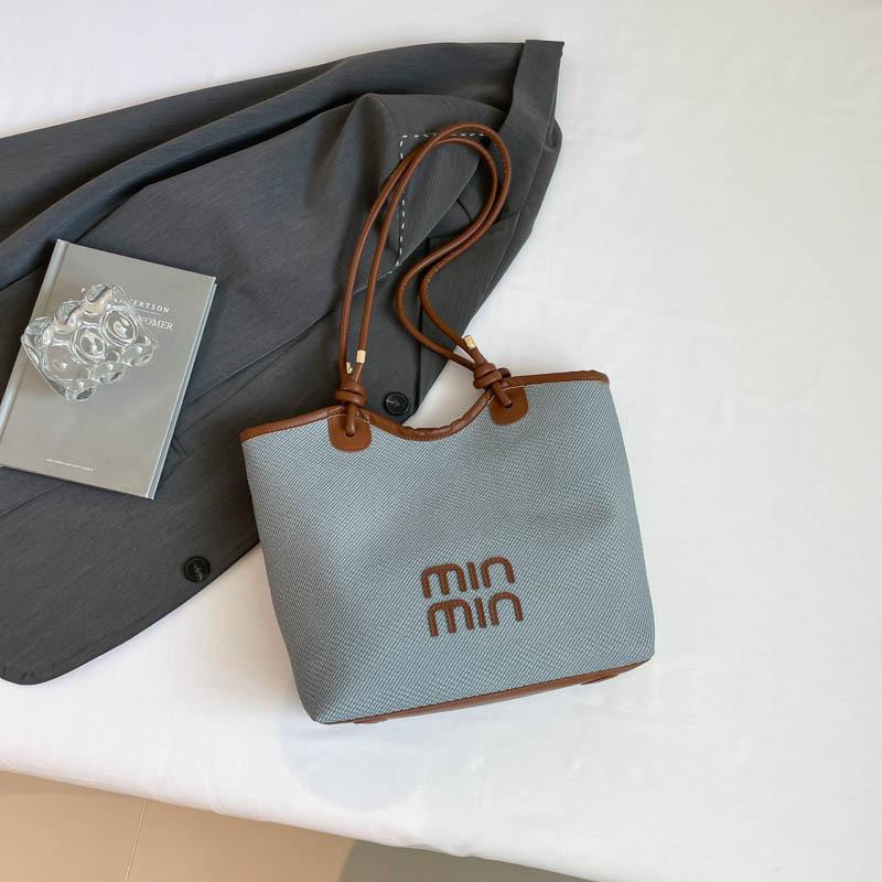 

New beautiful, fashionable and large-capacity portable tote bag women s contrasting color niche design trendy shoulder armpit bag синий