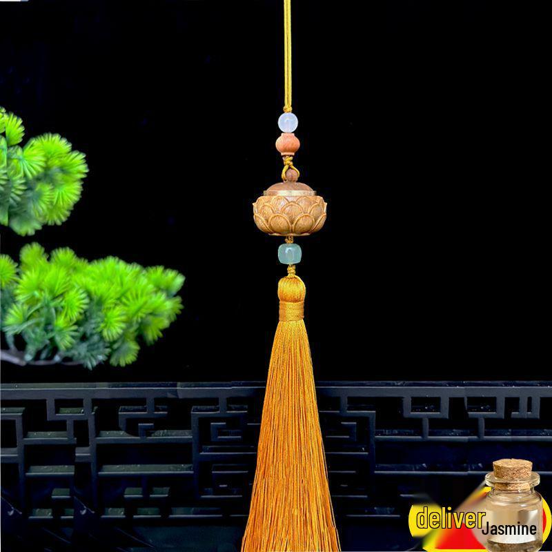 Green Sandalwood Carved Pendant with Jasmine Scent - Portable Ancient-Style Hollow Diffuser Jasmine Scent