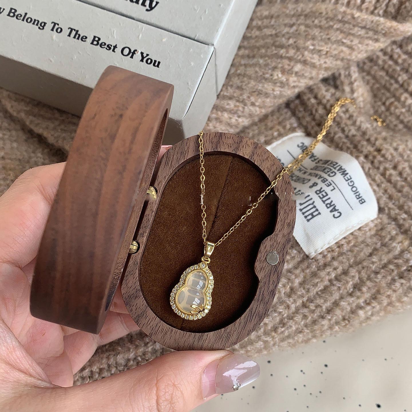 Ожерелье с подвеской-тыквой из циркона: Элегантная, Роскошная Ключичная Цепь с Изысканным Дизайном для Женщин