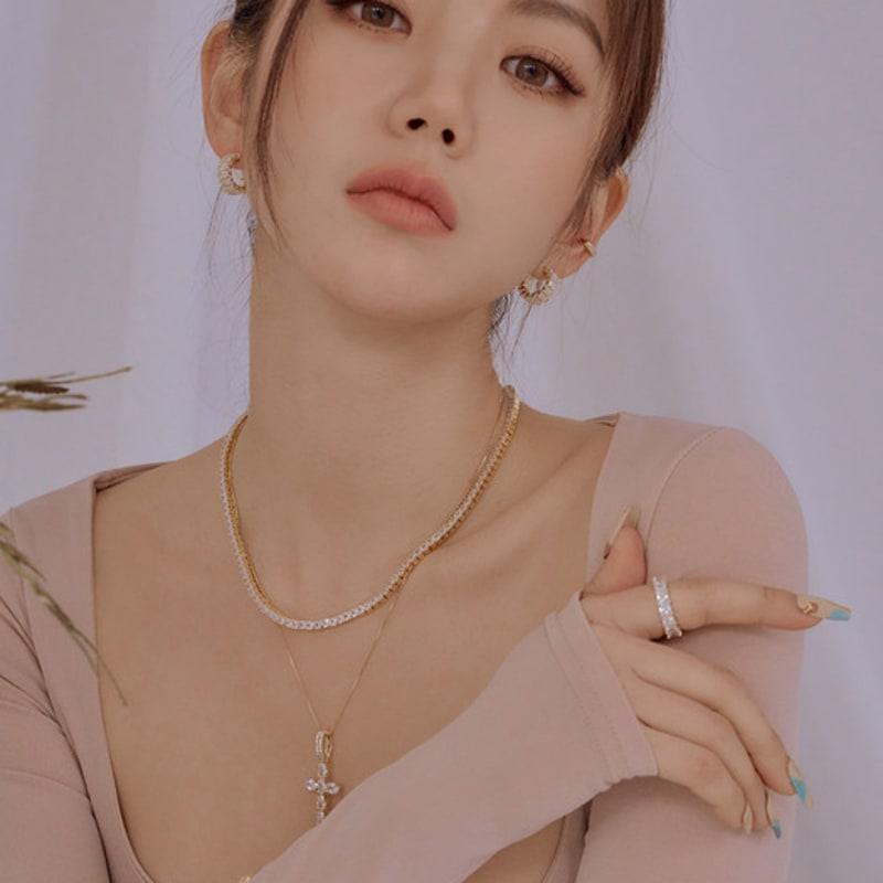 MACIER Dike Cross Necklace (Gold)