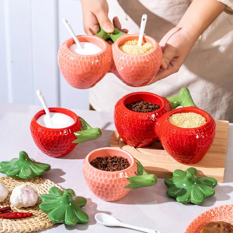 European Ceramic Strawberry Cruet Oil Pot Creative Fruit Kitchen Seasoning Jar Salt Sugar Chili Jar Soy Sauce Vinegar Bottle New