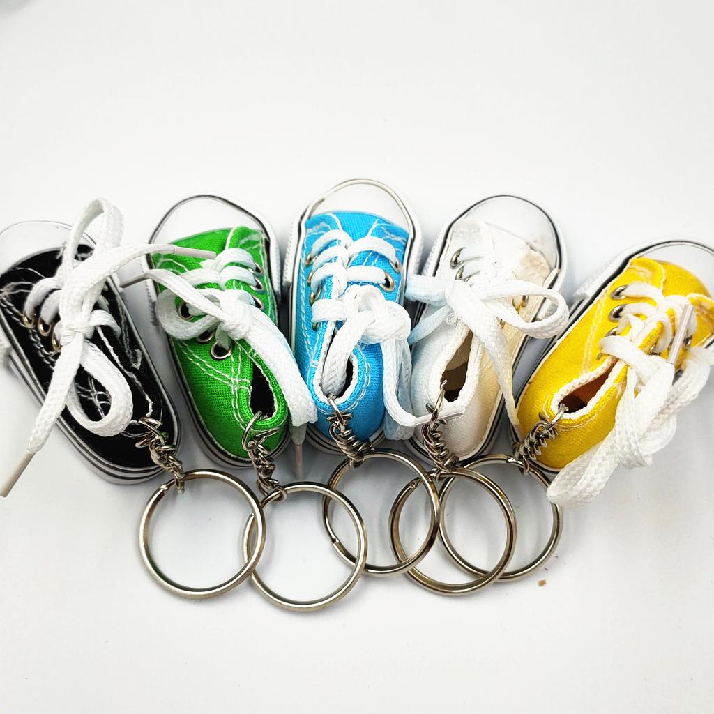 Mini chaussures en toile simulées porte-clés pendentif chaussures de sport bagages voiture pendentif personnalisé cadeaux créatifs