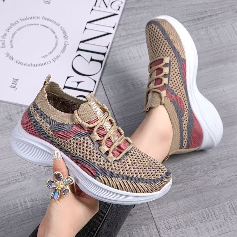 Spring and summer fly-woven mesh shoes breathable soft sole soft surface fashion leisure sports daily commuting light color matching