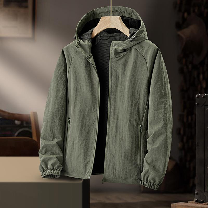 Autumn Jacket Men's Cool and Breathable Outdoor Hooded Tooling Jacket Waterproof Travel Jacket