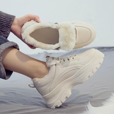 Fleece und dickere warme Damen vielseitige Winter neue Sport kleine weiße Schuhe Baumwollschuhe mit höheren dicken Sohlen