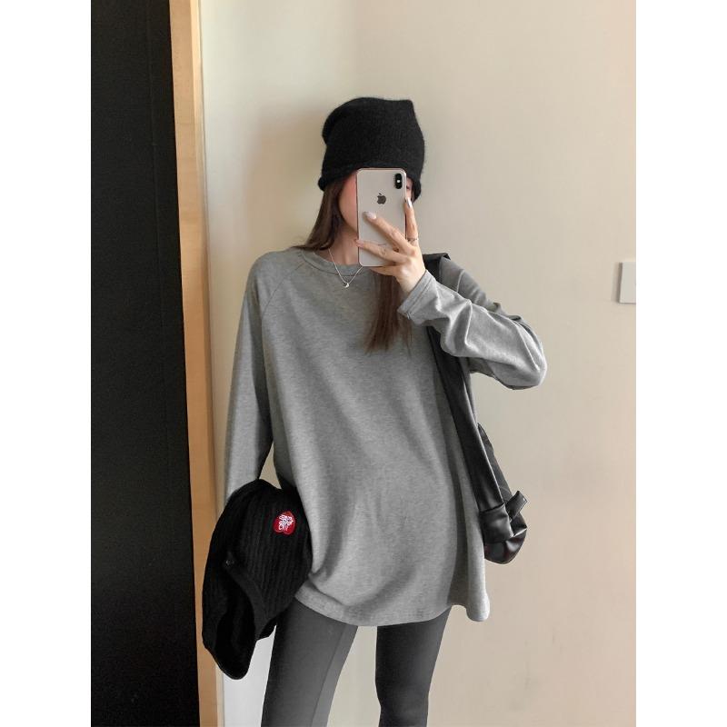 

Сочетайте с брюками-акулами, теплой рубашкой с длинными рукавами и женским осенне-зимним свитшотом, а также со свободным топом средней длины. XL