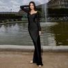 Damen champagnerfarbenes Satin-Maxi-Abendkleid mit langen Ärmeln, quadratischem Ausschnitt und Raffung
