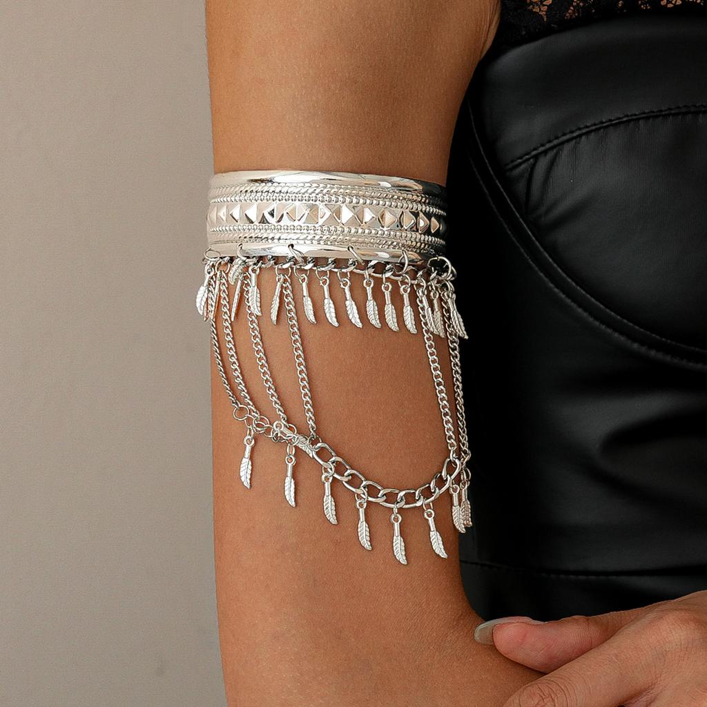 Schwerindustrie geometrischer Blattfransen offener Armreif Armschmuck übertriebener Schmuck