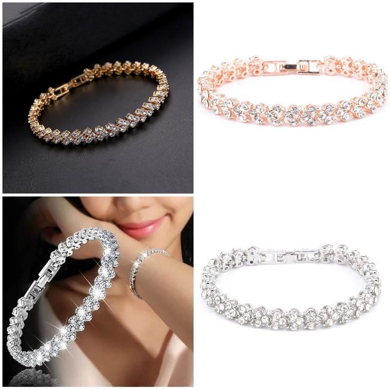 Fashionable Ol Style Women's Heart Shaped Bracelet With Stunning Zircon Stones