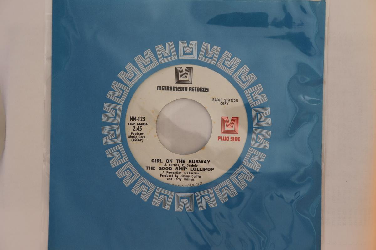 

7-дюймовая пластинка GOOD SHIP LOLLIPOP - Девушка в метро MM125 Metromedia Reco 1969 США Рок Б/У