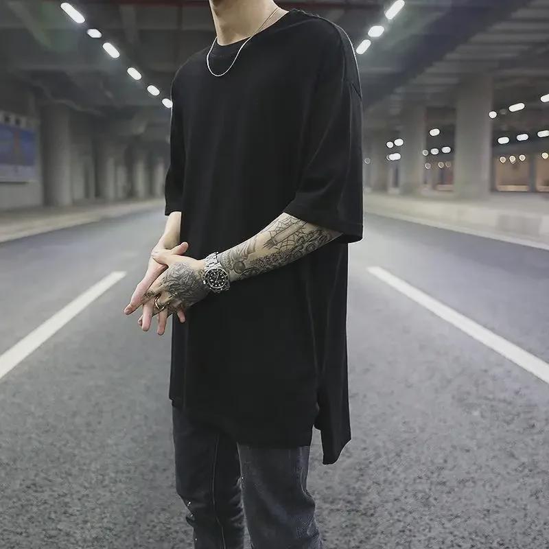 Übergroßes High-Street-Style Asymmetrisches Saum-Hip-Hop-Einfarbiges Sommer-Halbarm-Herren-T-Shirt