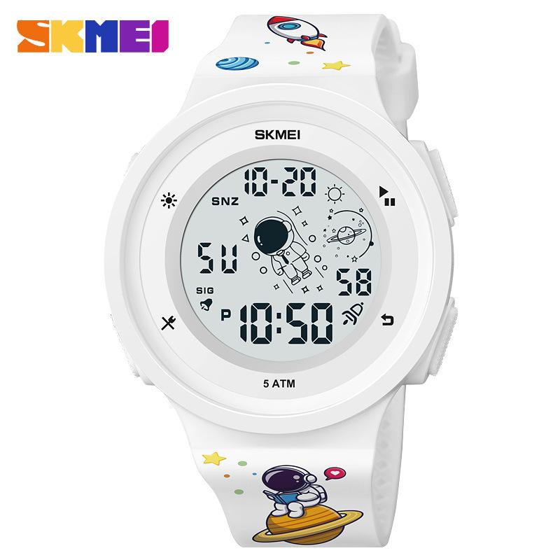 Fashion cartoon children's watch, multi-functional astronaut sports waterproof male and female student watch