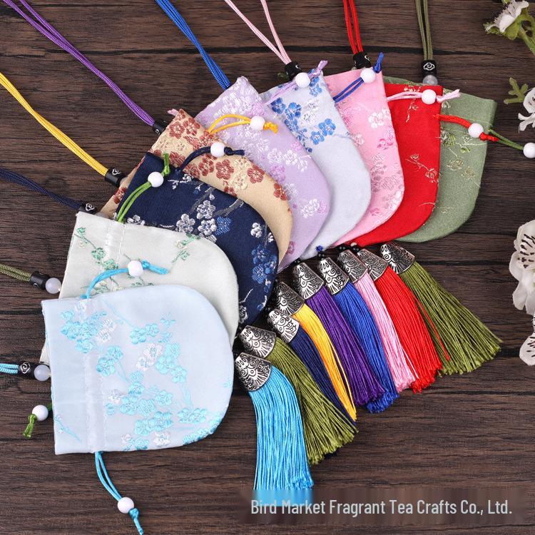 Chinese Mugwort Sachet: Traditional Herbal Mosquito Repellent Car Ornament - Dragon Boat Festival Pendant