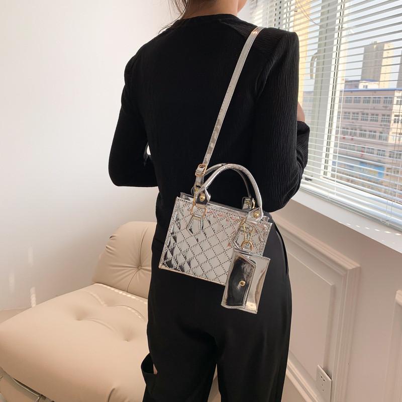 Trendy Shoulder Handbag Stylish Square Bag With Spacious Design For Daily Use