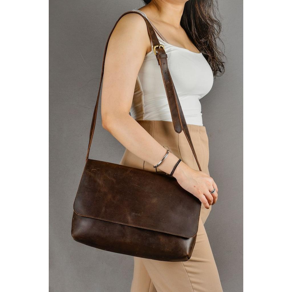 Leather Crossbody Bag Crossbody Purse Leather Messenger Bags Gift for Her Wedding 3rd Anniversary Large Crossbody Bag for Women Shoulder Bag