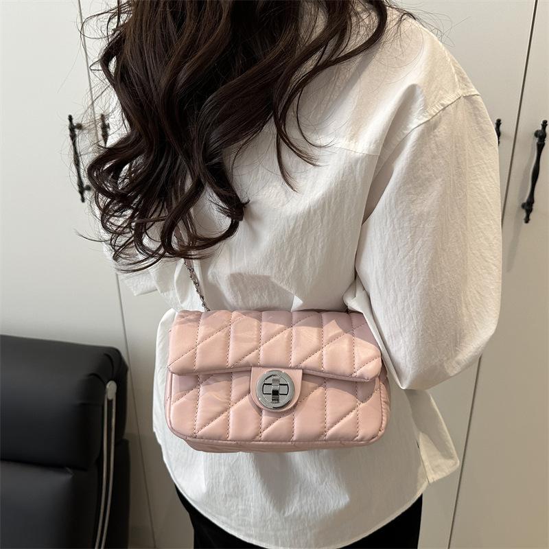 This Year's Popular Fashion High-end Sense Xiaoxiangfeng Women's Bag 2025 Early Spring Versatile Commuter Shoulder Messenger Small Square Bag