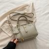 Large-capacity bags women's spring and summer versatile new casual messenger bags are now popular bucket bags