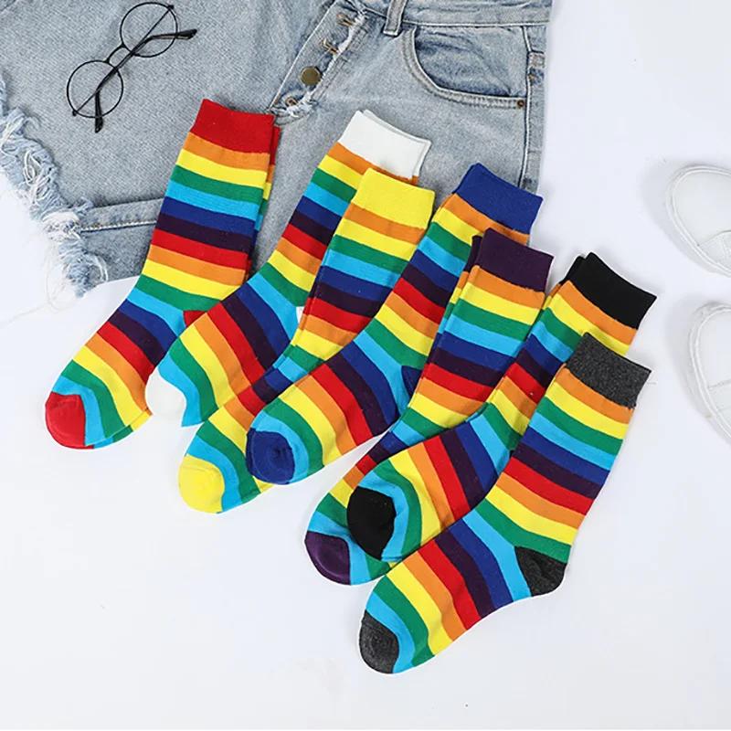 1 Paar Farben Regenbogen Gestreift Damen Socke Neuheit Elastizität Schweiß Damen Lange Socke Sportlich Meias Retro Harajuku Socken