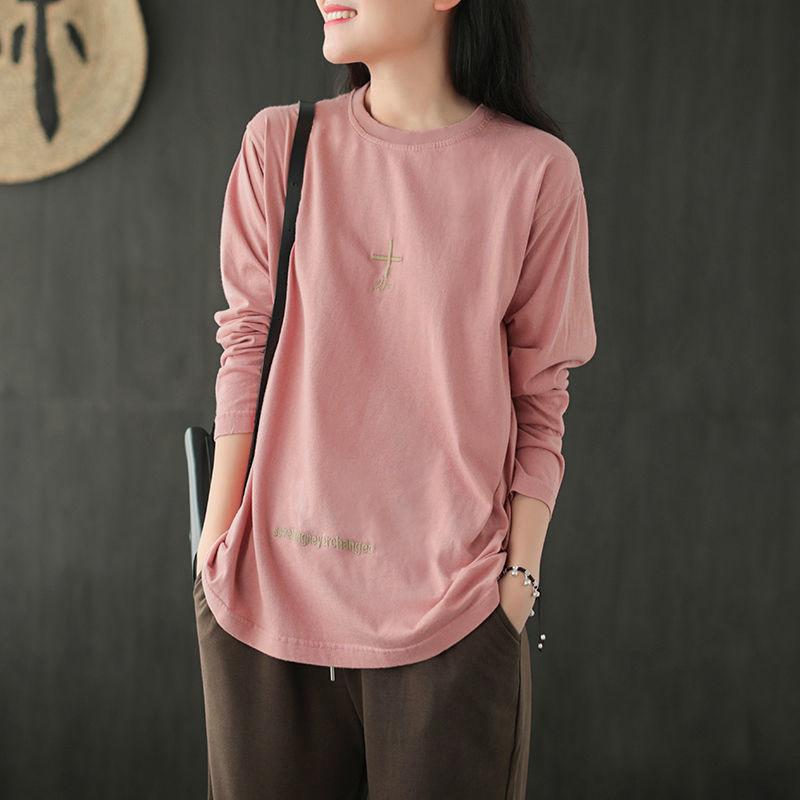 Casual and Artistic Plus-size Women's Long-sleeved T-shirt, Middle-aged Mom's Wear for Women, Retro Embroidered Base Layer Top