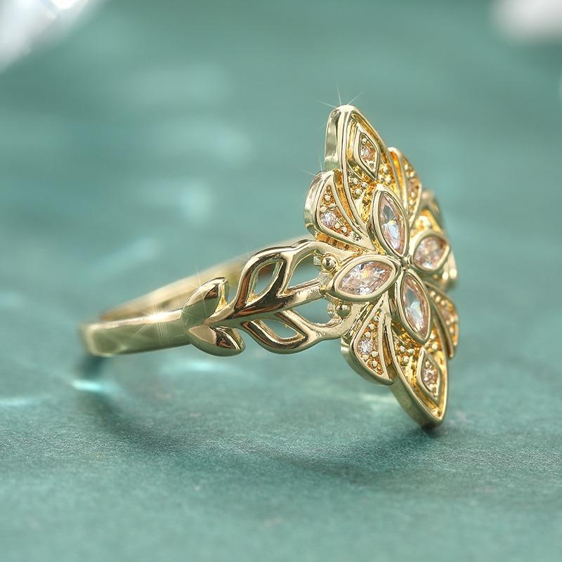 Exquisite Inlaid White CZ Women's Ring Dazzling Gold Color Hand Carving Daily Wear Party Jewelry Anniversary Gift