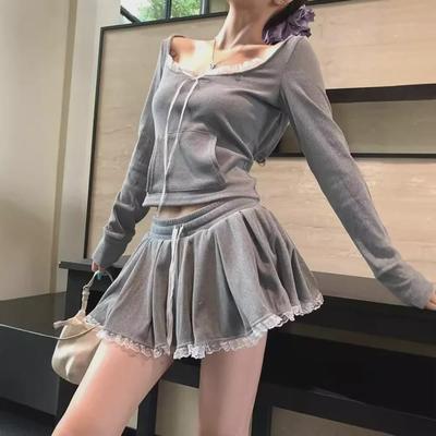 Graues Kapuzensweatshirt mit Spitzendetail & Grauer A-Linien-Rock Zweiteiler