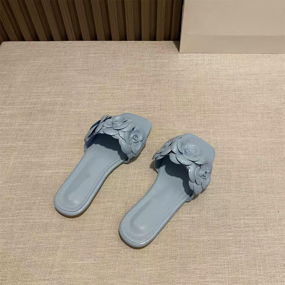 

Летние новые модные шлепанцы с квадратным носком и открытой пяткой на плоской подошве, повседневные, большого размера, с цветами, пляжные, крутые шлепанцы для женщин 43 озеро синий