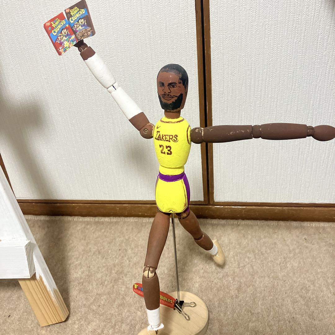 

[USED] Lebron James special figure with fruity pebbles