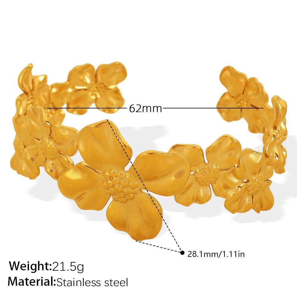 Hong Kong style retro exaggerated flower bracelet stainless steel gold-plated light luxury high-end bracelet jewelry women
