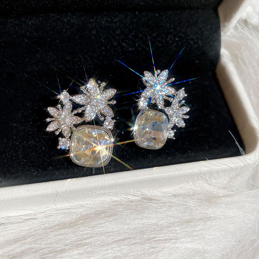 

Silver needle zircon flower square stud earrings cold wind earrings temperament elegant versatile earrings
