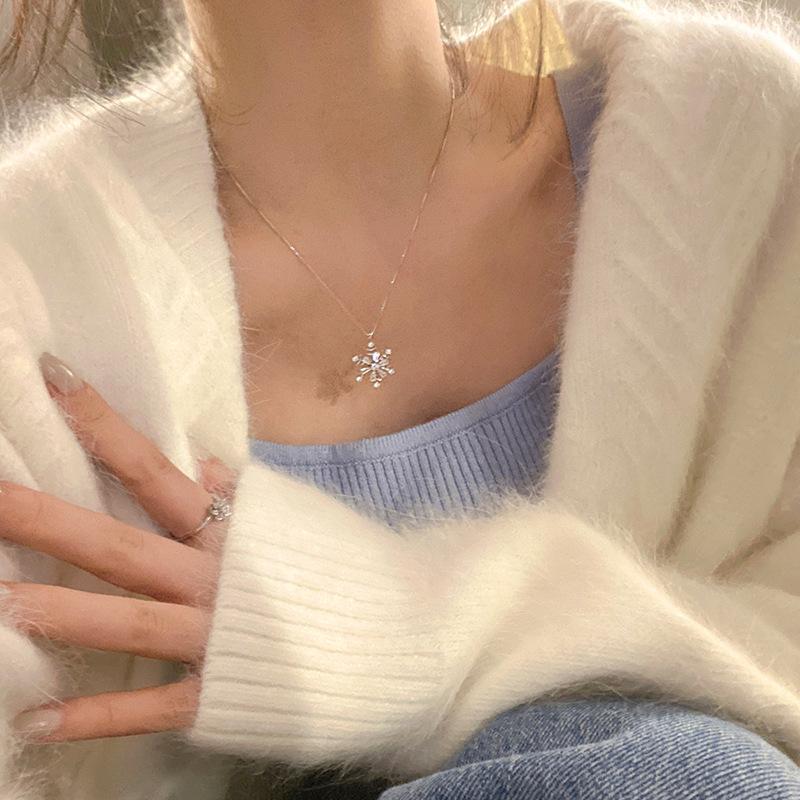 Ins Wind Pearl Necklace Design Collarbone Chain Love Pendant Jewelry