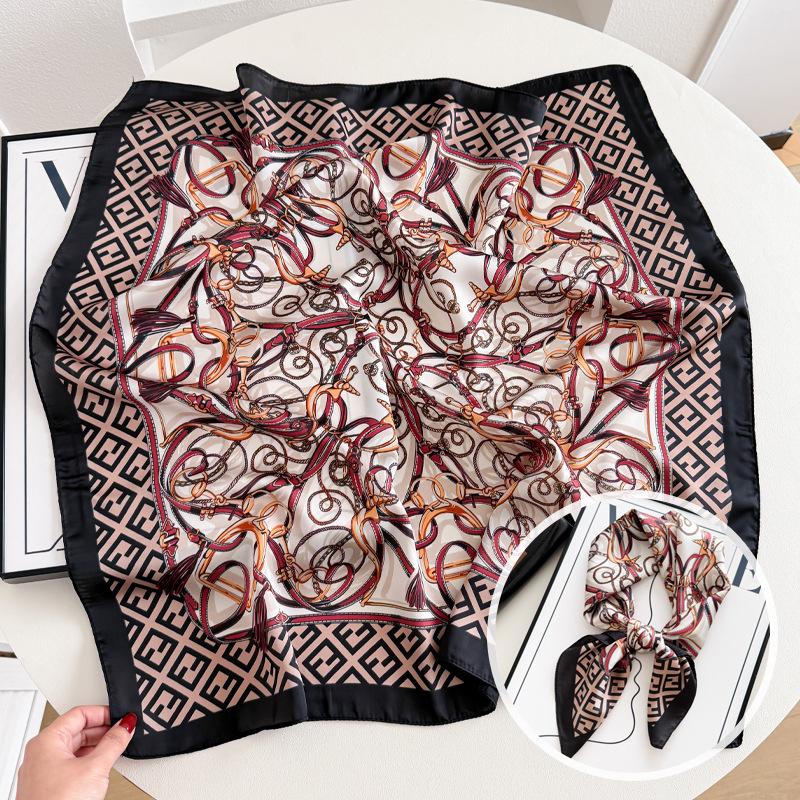 Damski jedwabny szalik w koreańskim stylu: Wszechstronny kwadratowy szalik z kamelią na wiosnę i jesień - do noszenia na szyi, na torebce lub we włosach