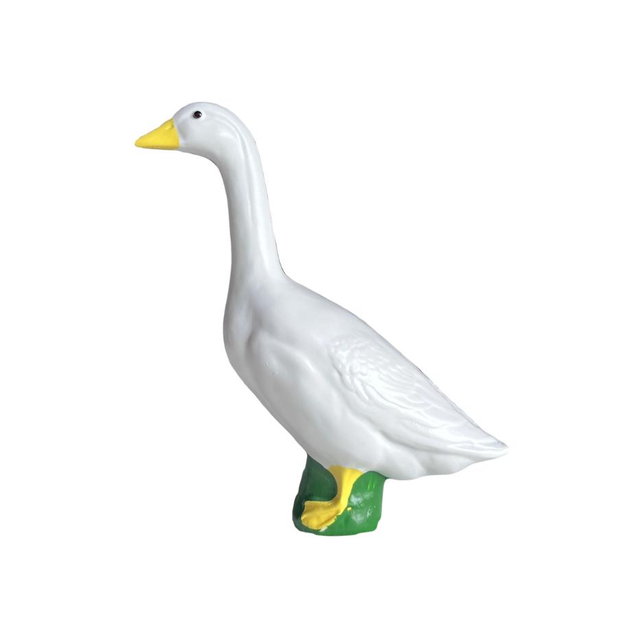 

1 Cute White Duck Figurine Ornament, Realistic and Adorable Design, Suitable for Living Room, Desktop, Study, Home Decor, Fresh and Healing Style