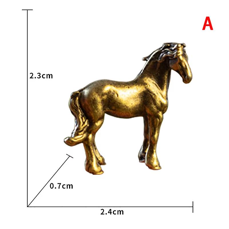 Miniature Figurine di Cavallo con Coda Lunga in Ottone Antico Ornamento Feng Shui Animale dello Zodiaco in Rame Mini Artigianato da Scrivania Decorazione per la Casa
