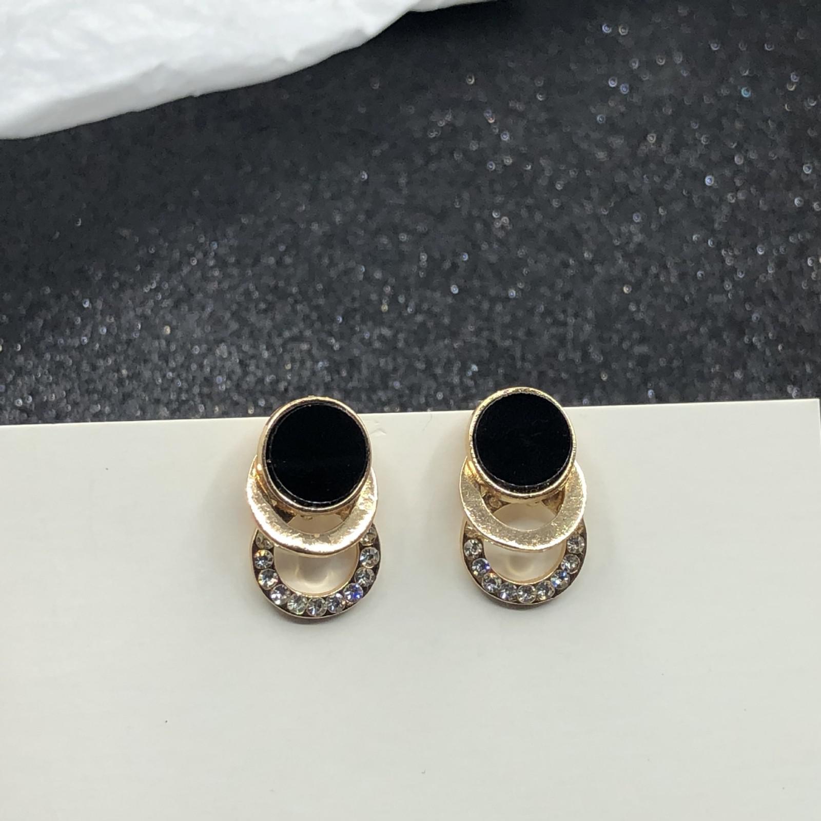 

S925 Copper Needle Rhinestone Circle Small Simple Fashion All-match Red Cold Wind Beautiful Earrings Women s Zircon Brincos золотой