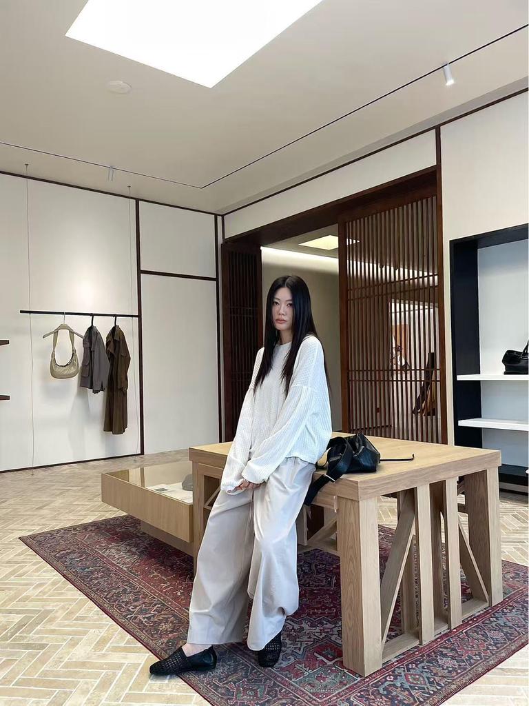 Autumn 2025 Japanese Casual Wide-Leg Elastic Waist Pants for Women - Versatile, Loose, Slimming, and Simple Style.