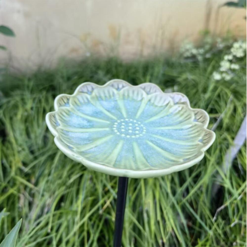 Flower-Shaped Ceramic Bee Feeder Rust-resistant Floral Sculpture Bird Bath Bowl Handcrafted Metal Vintage Style