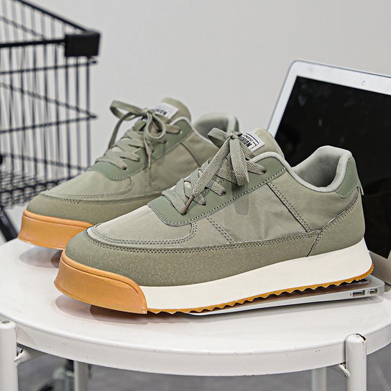 Frühling neue Low-Top Schnür-Board-Schuhe modische vielseitige Herrenschuhe Sport- und Freizeitschuhe