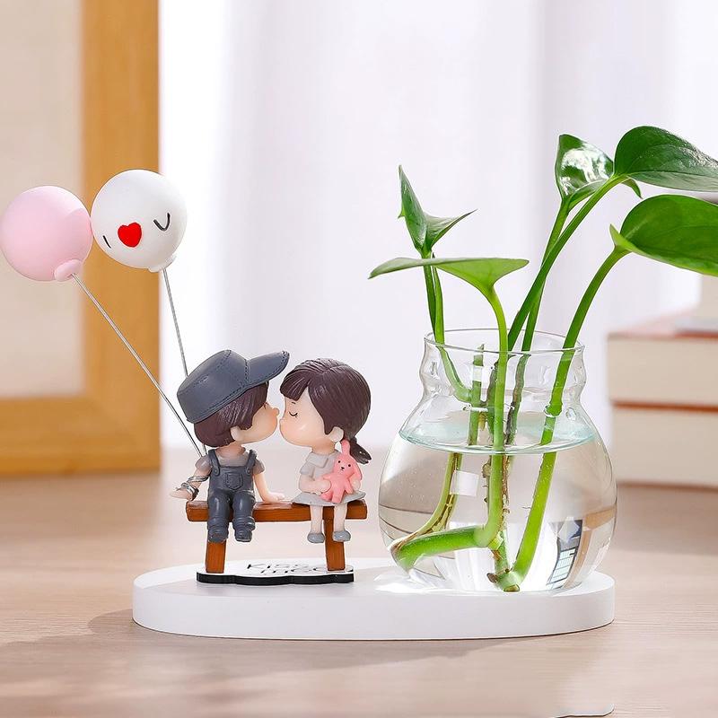 1Pc Resin Home Decor Girl and Boy Unique Hydroponics Creative Flowers Pot Couple Vase